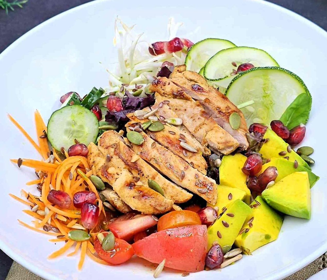 Chiken thighs salad with ginger dressing