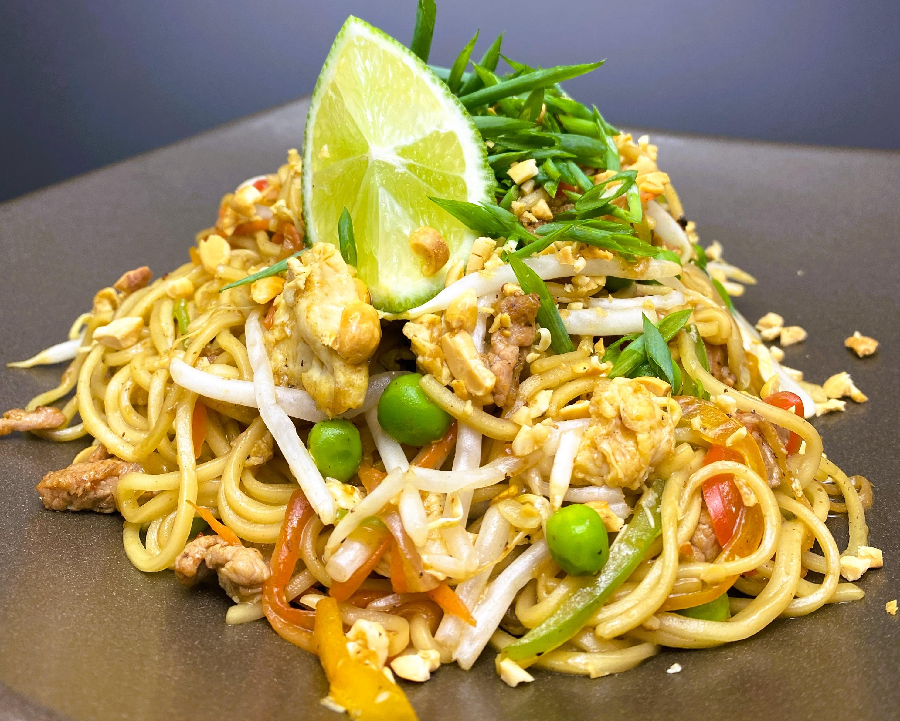 Fried noodles with pork