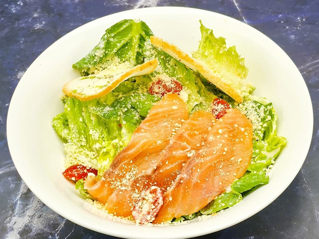 Salmon caesar salad