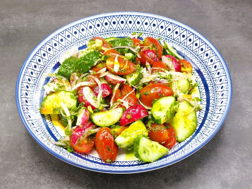  Fresh vegetable salad with olive oil