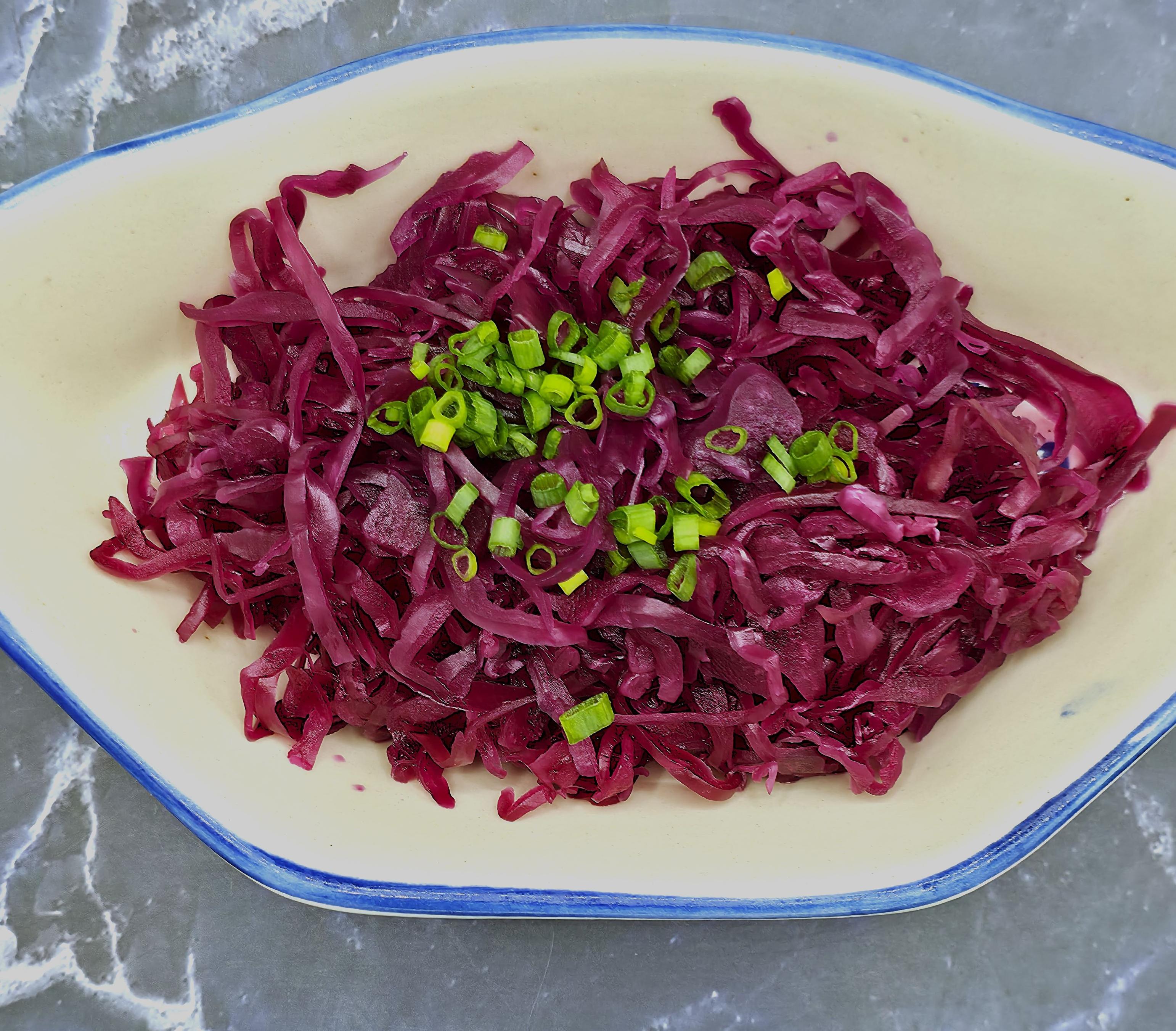 Pickled red cabbage