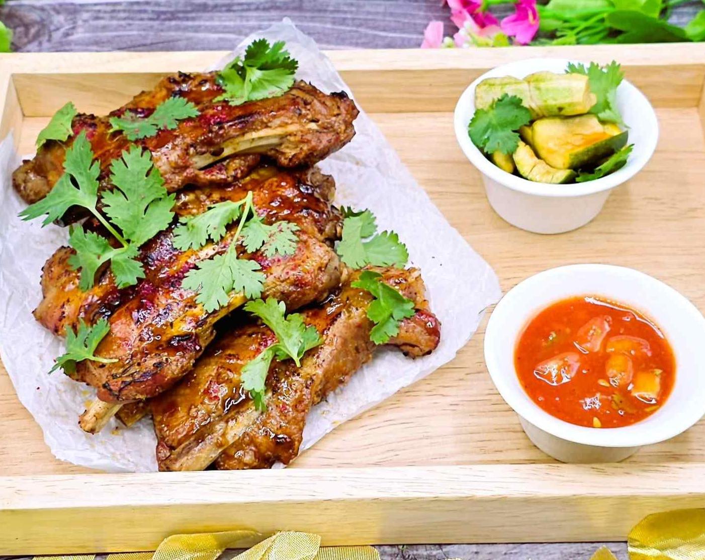 Sous-vide pork ribs in asian spices with smashed cucumbers 