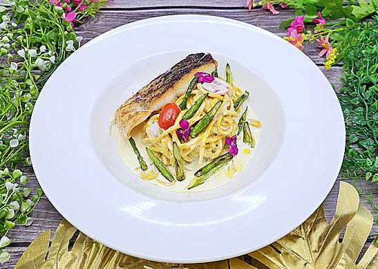Pasta with Fish, Asparagus and Red Caviar