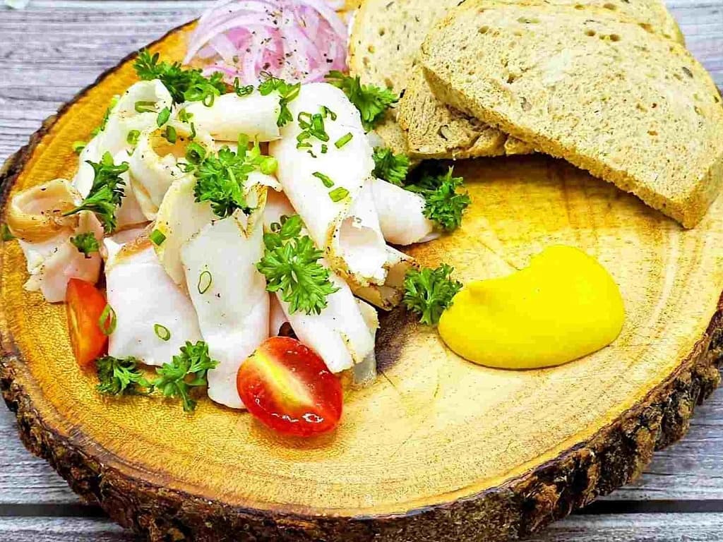 Homemade Salo with Garlic and Rye Bread