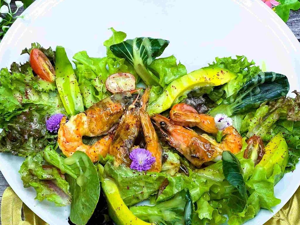 Avocado Salad with Tiger Shrimps
