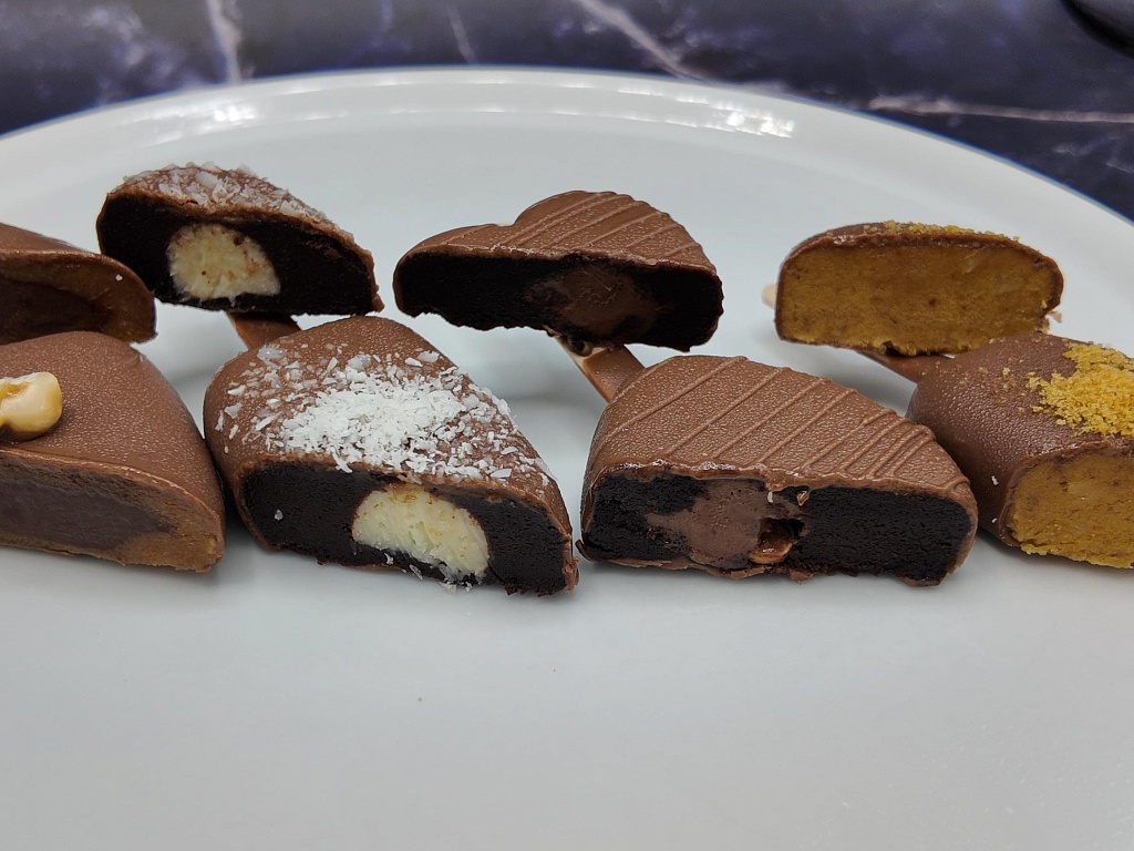 Honey «Cake pop» with caramelized nuts